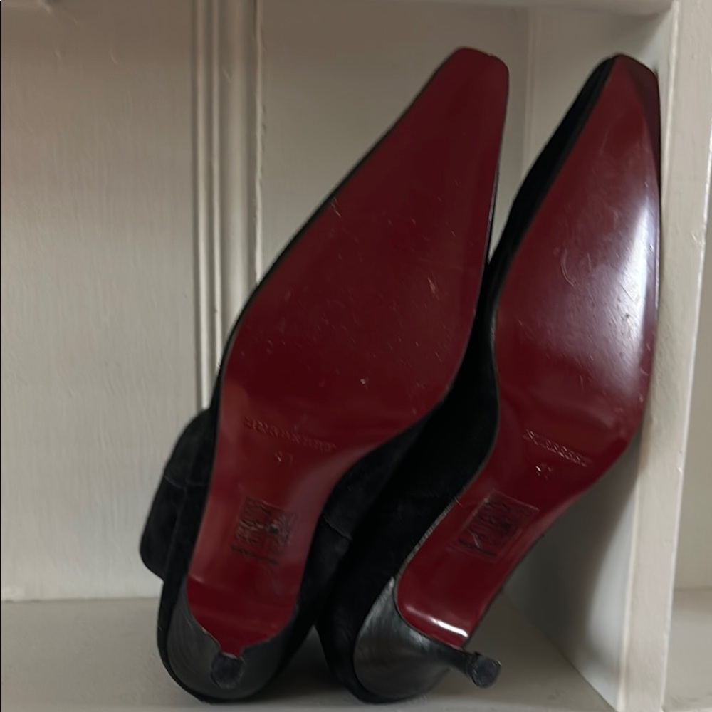 Burberry Black Heeled Boots with Red Lining - Picture 3 of 3